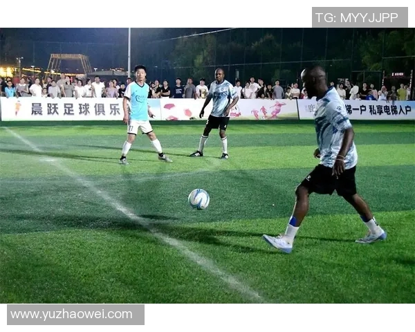 非洲足球球星闪耀绿茵场中场核心引领团队激情逐梦